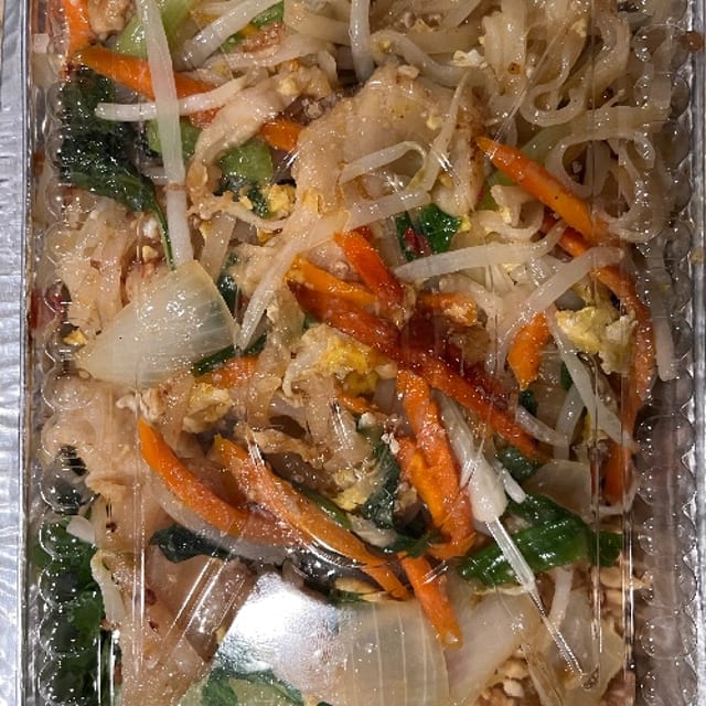 Chicken Pad Thai.